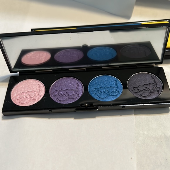 MAC Cosmetics the Simpsons eyeshadow quad palettes set of 2 - Picture 4 of 5